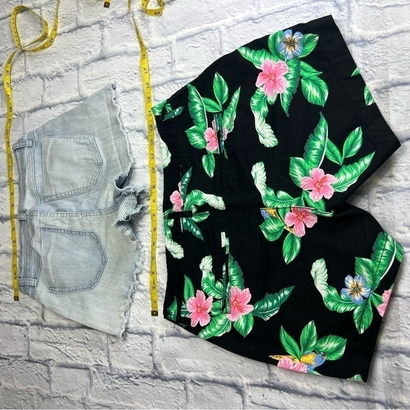 Size 2/26 shorts and jeans 7 piece bundle - Picture 11 of 12